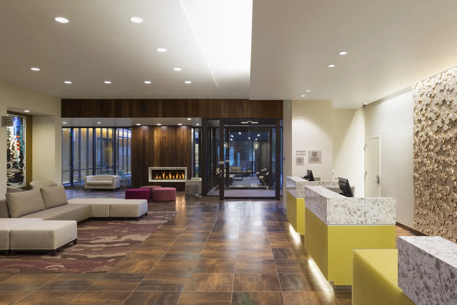 Marriott Pearl Hotel lobby and reception